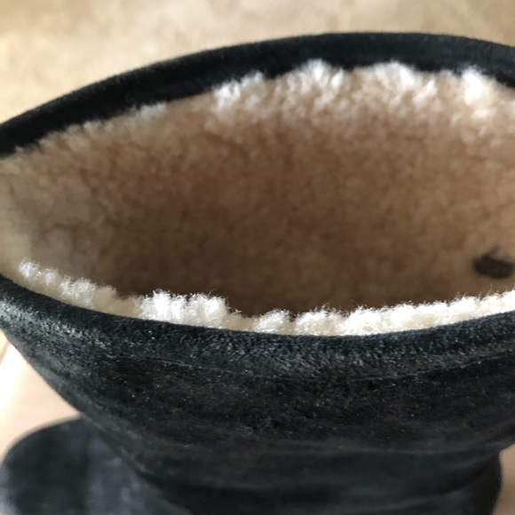 UGG Boots - Picture 6 of 6